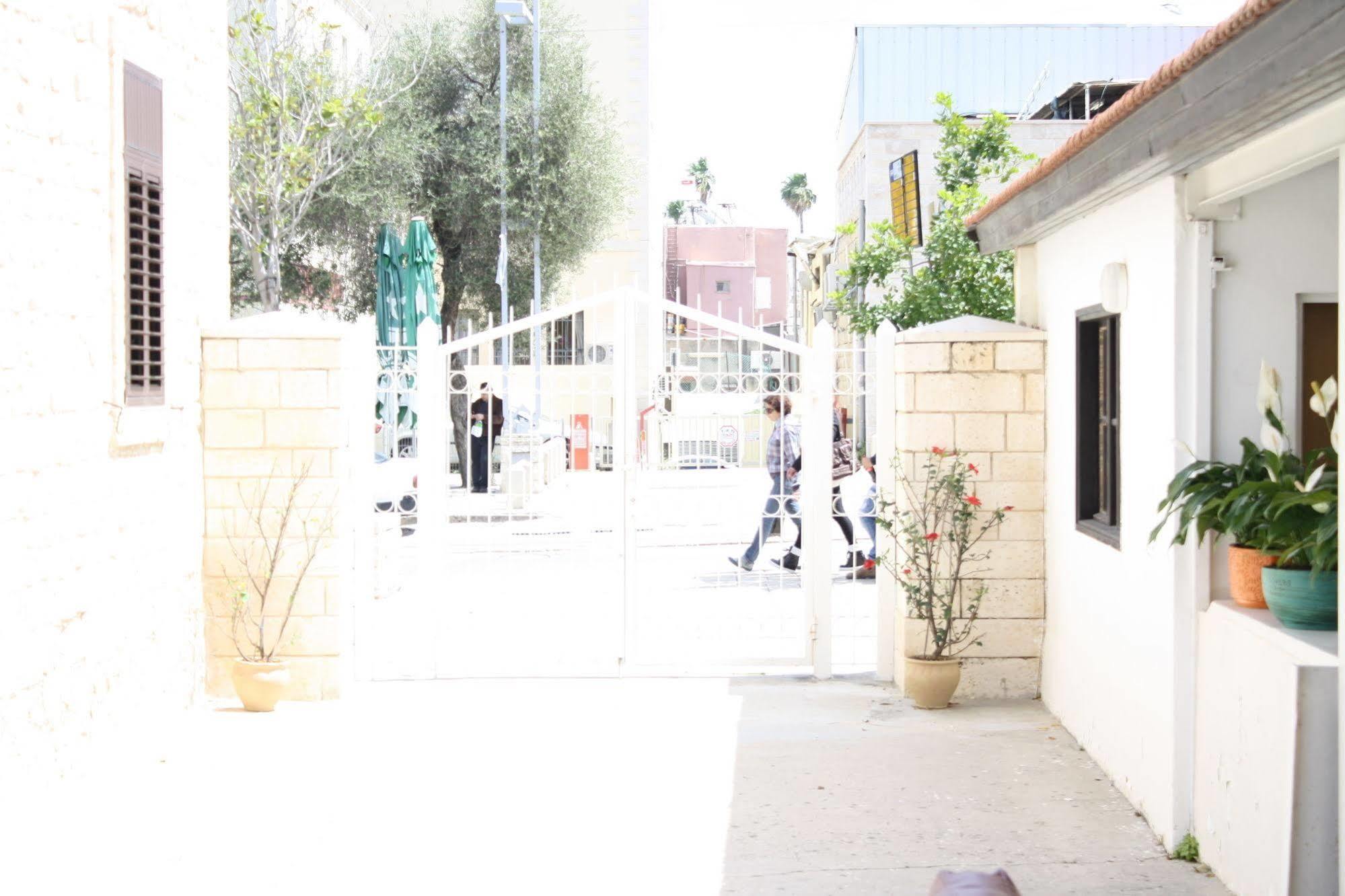 Al Yakhour Hostel Haifa Exterior foto
